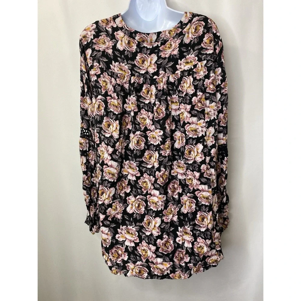 Torrid Womens Dark Floral Shirt Size 2 Dark Romantic Peasant Flowy Coquette Glam - Picture 6 of 13